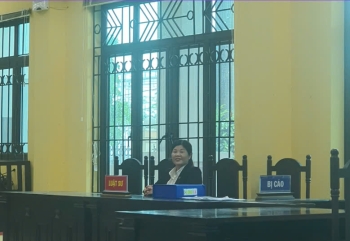 Phiên xét xử về tội Cố ý gây thương tích và Hủy hoại tài sản tại Tòa án nhân dân quận Long Biên