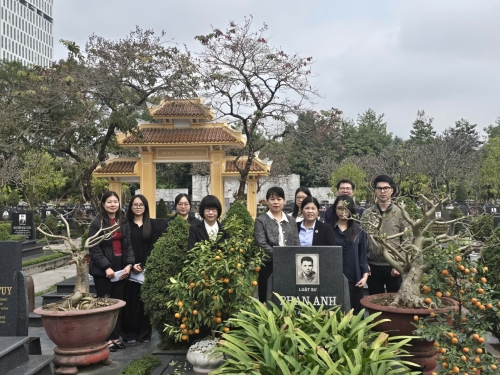 Công ty Luật TNHH An Dân Việt tổ chức khai xuân và dâng hương tưởng niệm tại Nghĩa trang Mai Dịch